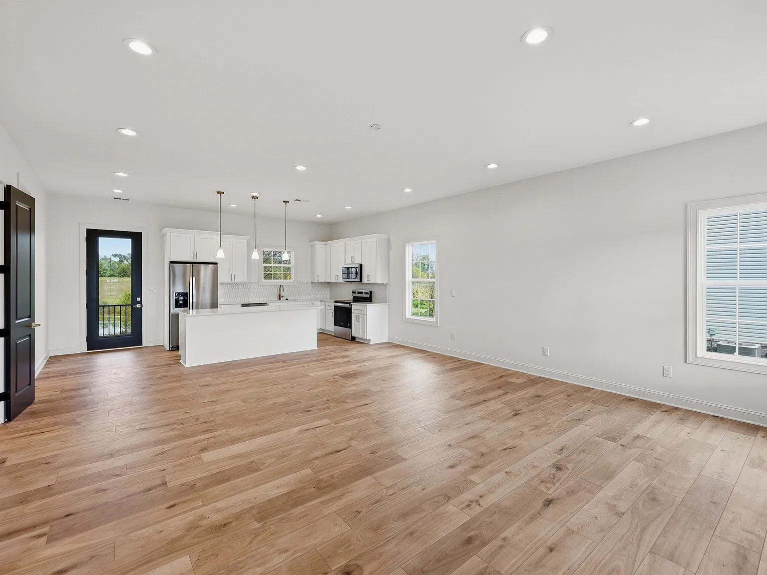 4 bed, 2138 sqft, $2,550 — Photo 4