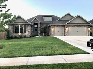 209 Deere Run Dr, Cave Springs, AR 72718