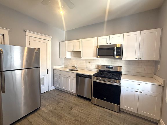 4th image of 3572 W Cortland St #2E