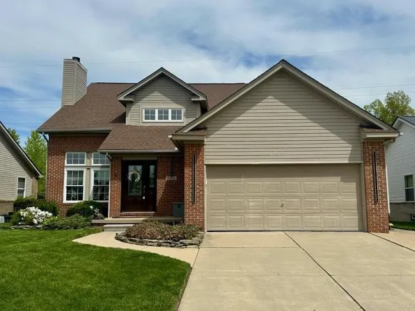 24864 Christina Dr, Flat Rock, MI 48134