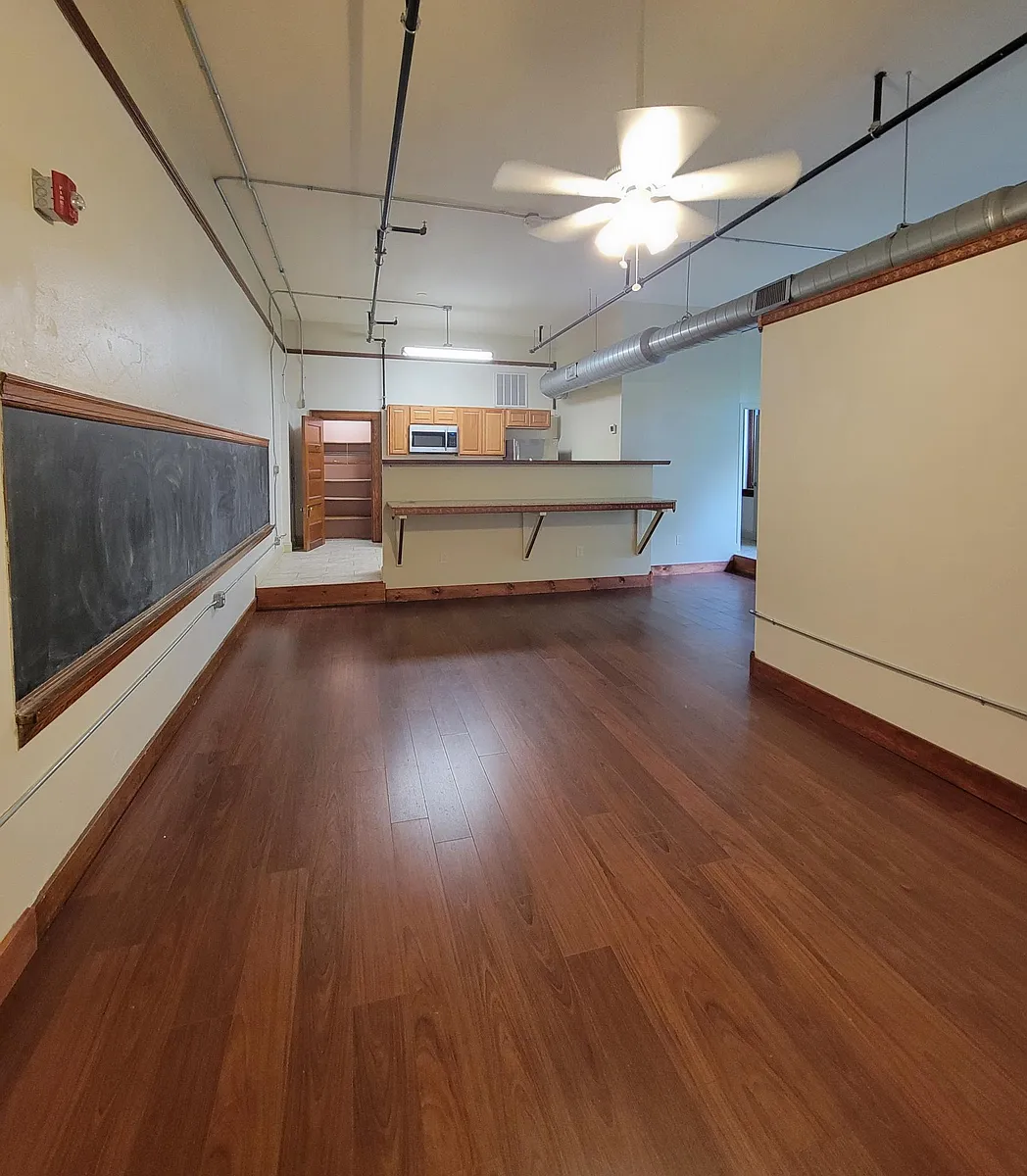 Building Photo - 132 Franklin St #202