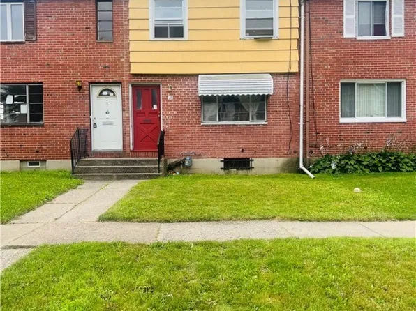 27 Bennett Village Ter, Buffalo, NY 14214