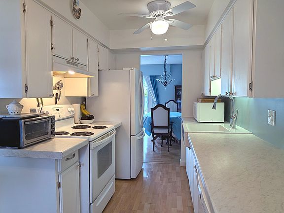 3rd image of 32880 Bevan Way #114