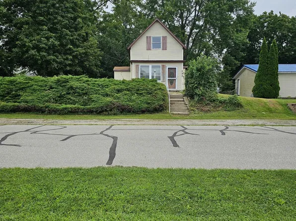 113 S Church St, Roann, IN 46974