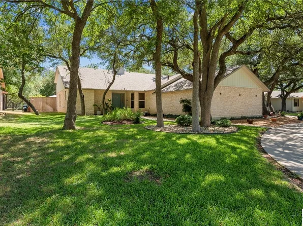 907 Indian Trl, Salado, TX 76571