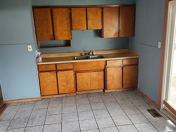 5th image of 6156 Neff Rd