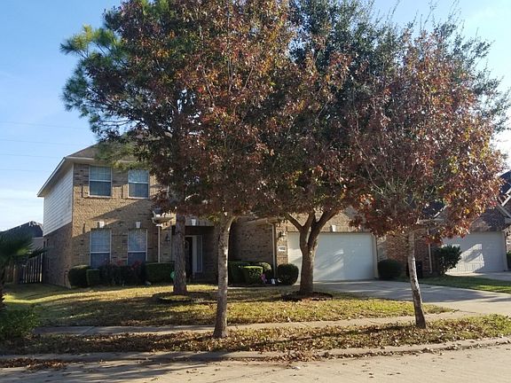 3rd image of 19934 Kendall Lake Dr