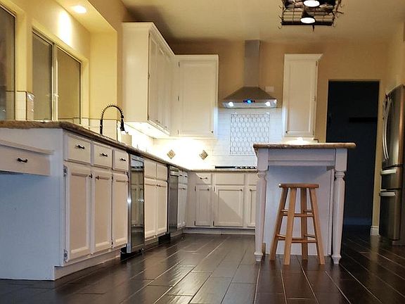 2nd image of 7621 Hudson Ln
