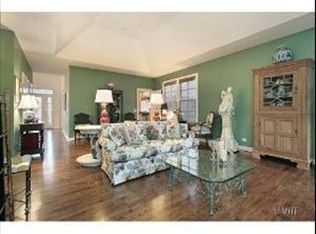 145 S Danbury Ct, Lake Forest, IL 60045