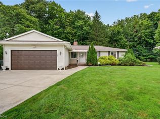 1597 Windsor Cir, Mayfield Heights, OH 44124