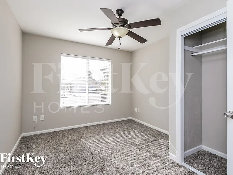 848 E Morelos St — Photo 11