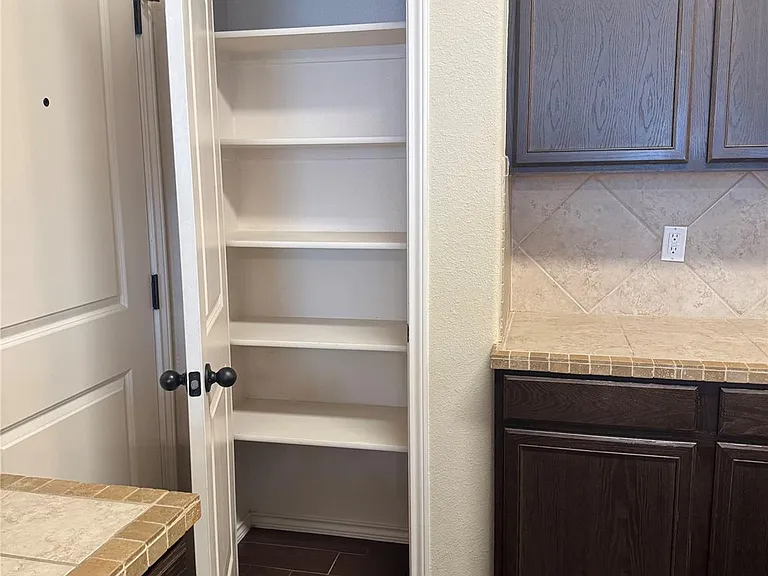 1112 Brendon Lee Ln — Photo 12