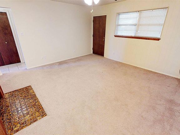 4th image of 409 E Aspen St