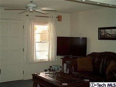 3rd image of 4632 La Crescenta Ave
