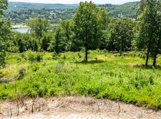 118 Whispering Hill Dr, Blue Eye, MO 65611