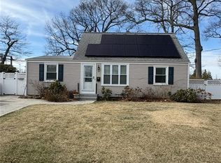 21 Airway Rd, Warwick, RI 02886