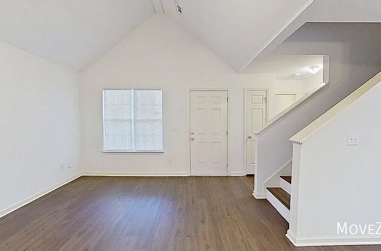 319 Saint Rosea Dr — Photo 9