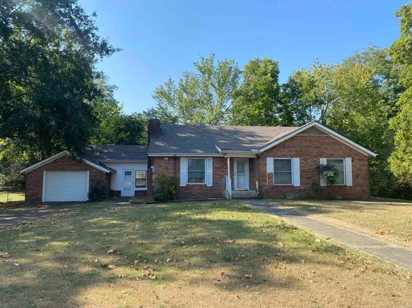 320 S George St, Mount Ida, AR 71957