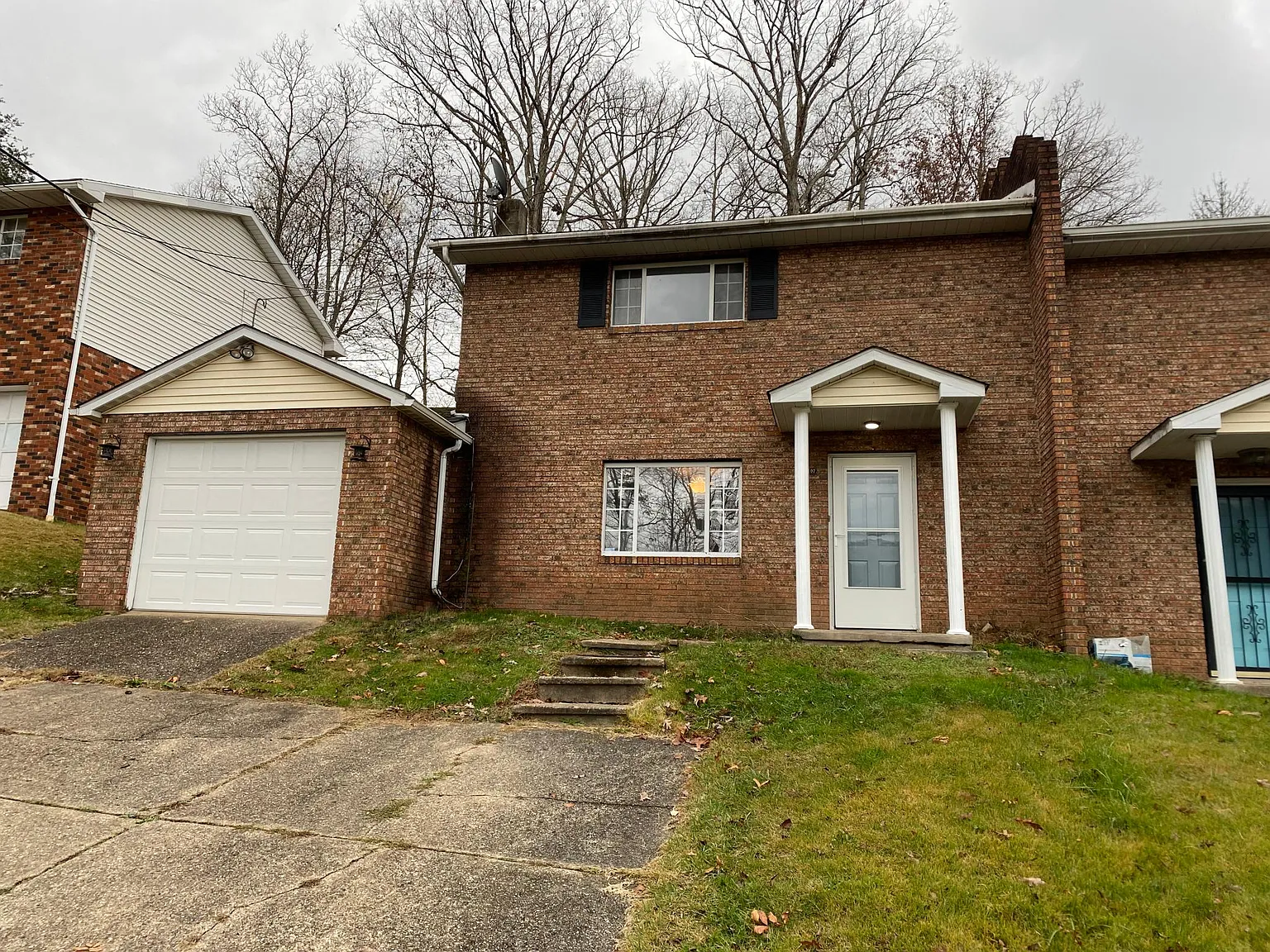 3 bed, 1.5 bath, 1392 sqft, $1,325 — Photo 1