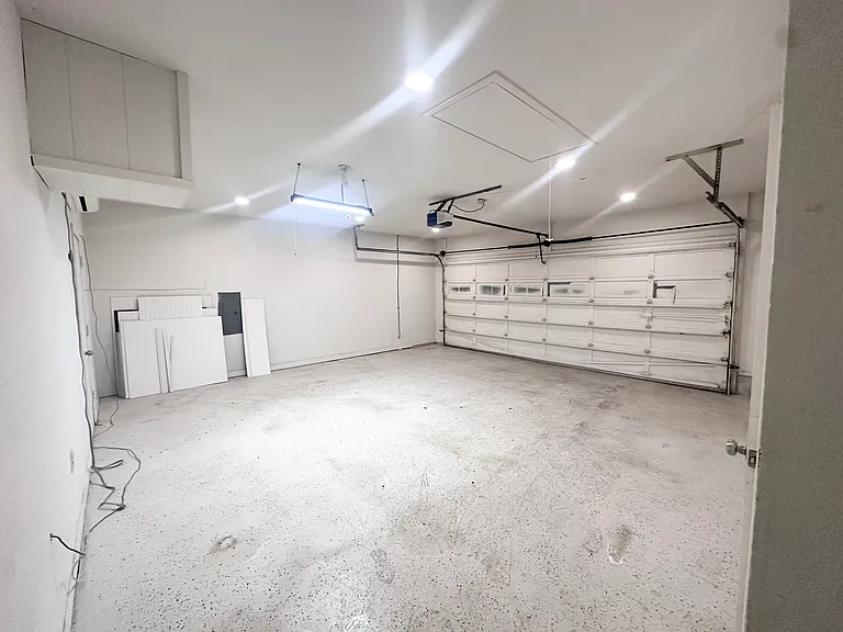 401 Lake Louise Ct — Photo 47