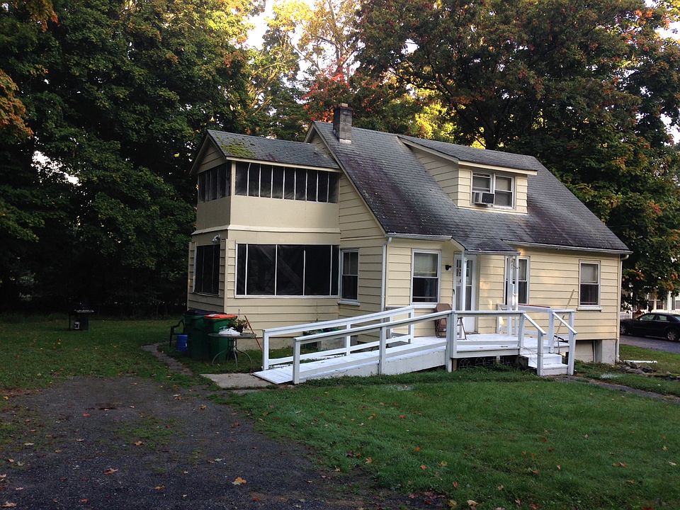 2nd image of 6 Brookside Rd
