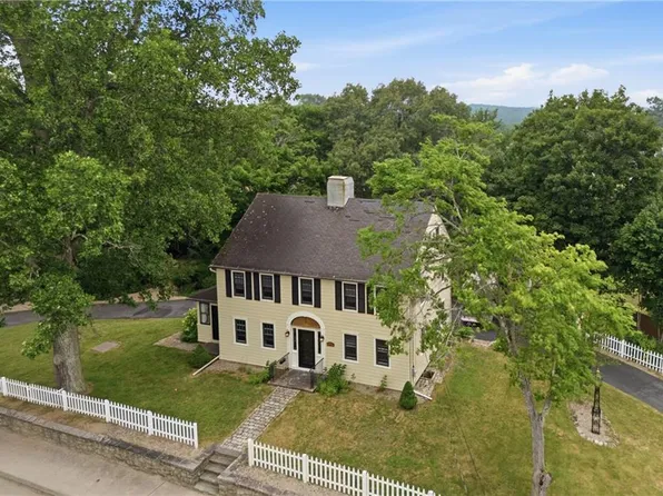 1331 New London Ave, Cranston, RI 02920