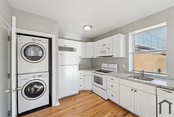 709 N Franklin St #303 — Photo 9