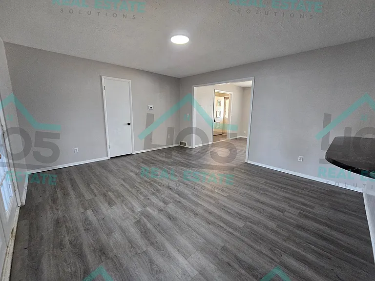 3606 Oakhurst Dr — Photo 7