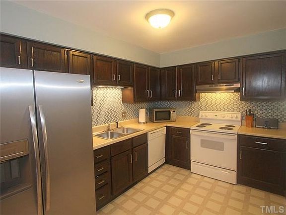 5th image of 1526 E Franklin St Ste 101