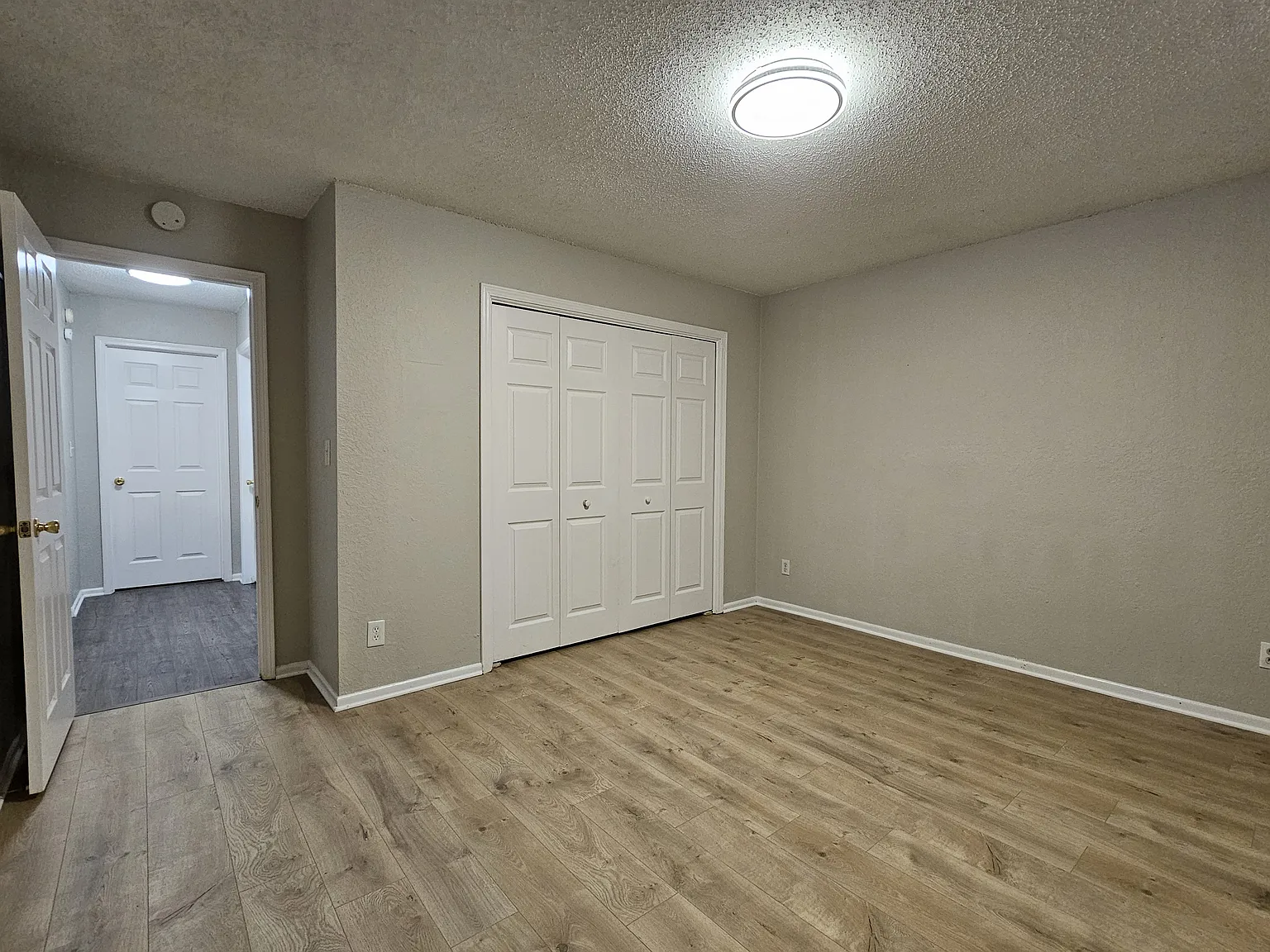 3 bed, 1400 sqft, $1,800 — Photo 3