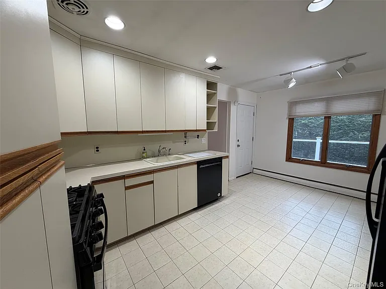 14 Glenn Dr — Photo 10