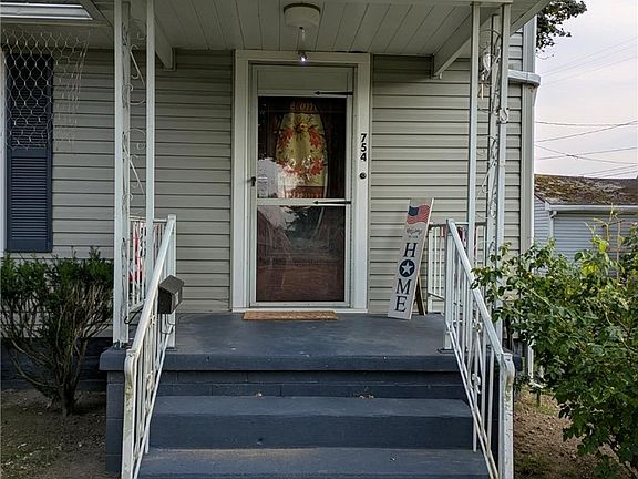 2nd image of 754 Ray Ave NW