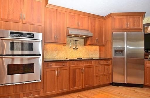 3rd image of 153 Green Rd