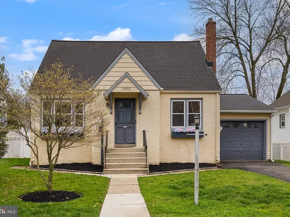 1302 W High St, Haddon Heights, NJ 08035