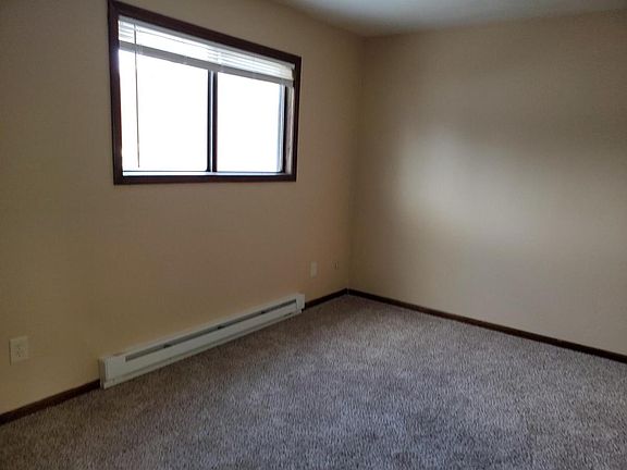 2nd image of 3811 Sandhurst Dr APT 212