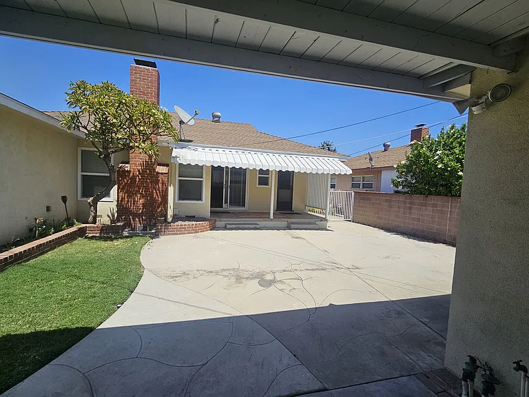 7618 Cleargrove Dr — Photo 23