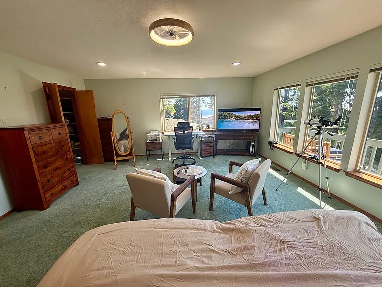 Grab your better half and unwind in total comfort while enjoying a peaceful peek-a-boo view of the ocean and breathtaking coastal sunsets.