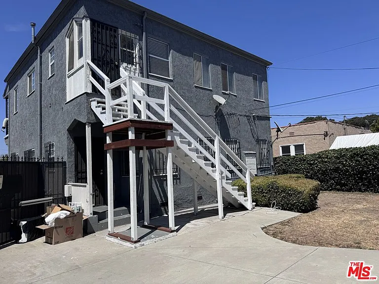 1722 W 79th St — Photo 3