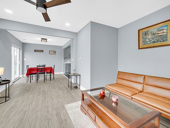 4th image of 3649 E Dione St