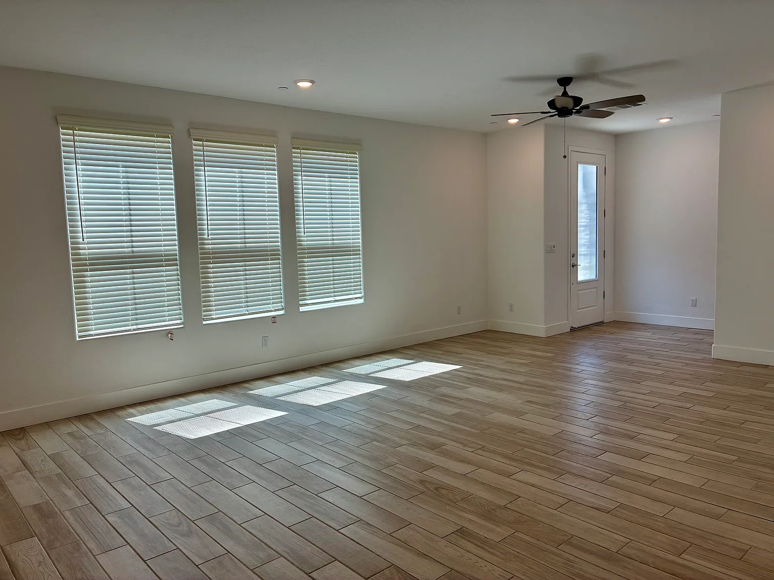 4 bed, 2169 sqft, $2,850 — Photo 2