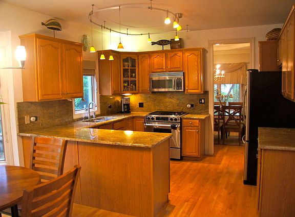 2nd image of 696 Deer Ln