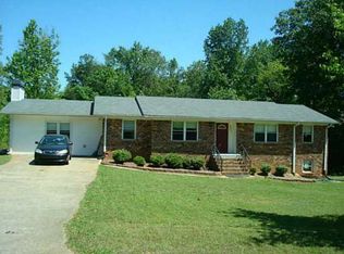 3944 Hillpine Way, Douglasville, GA 30135