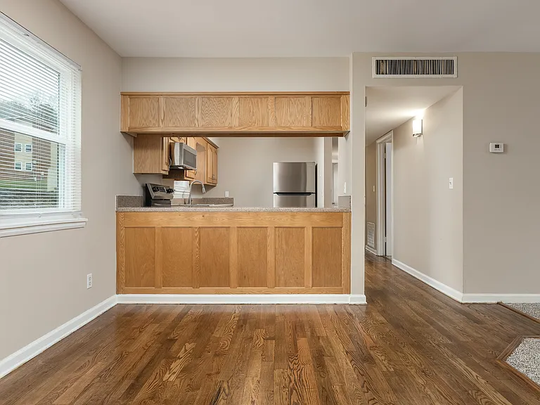 City View Apartments — Photo 19