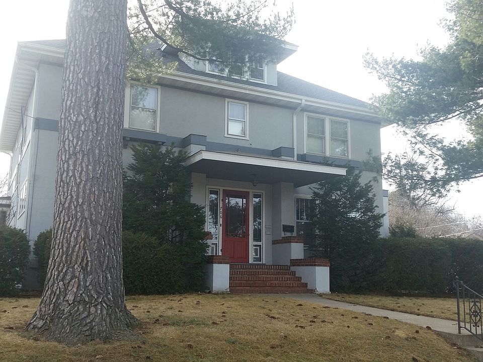 Well-manicured exterior