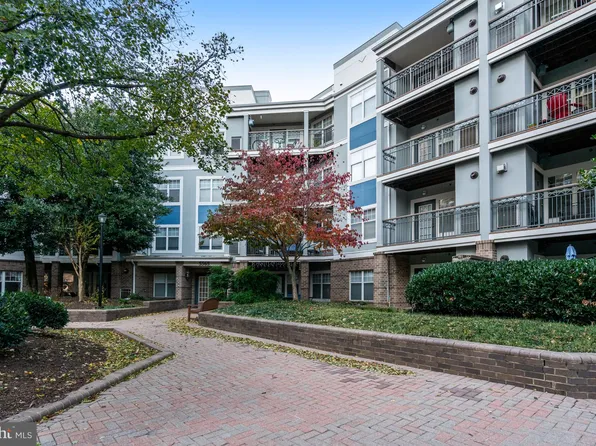 5565 Seminary Rd APT 313, Falls Church, VA 22041
