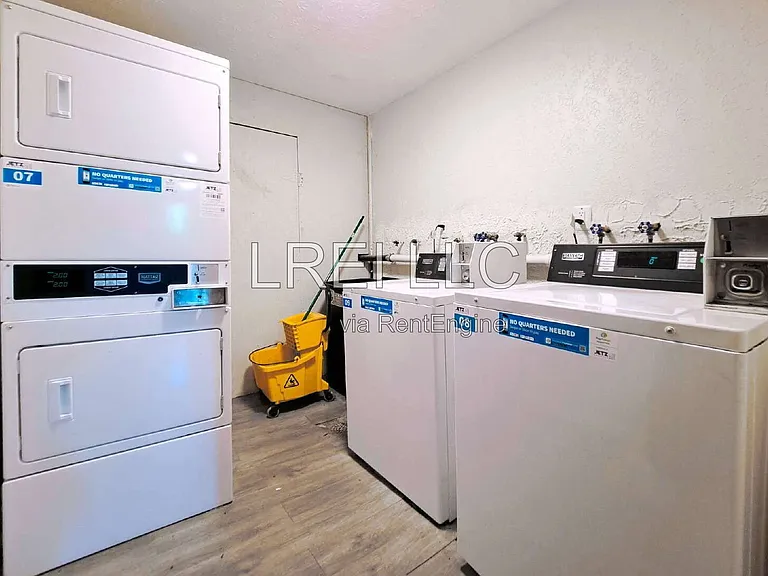 3400 Lesway Ct #7 — Photo 2