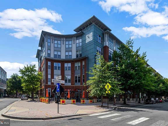 2nd image of 1800 Wilson Blvd Unit 330