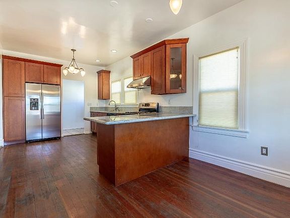 5th image of 1153 N Hicks Ave