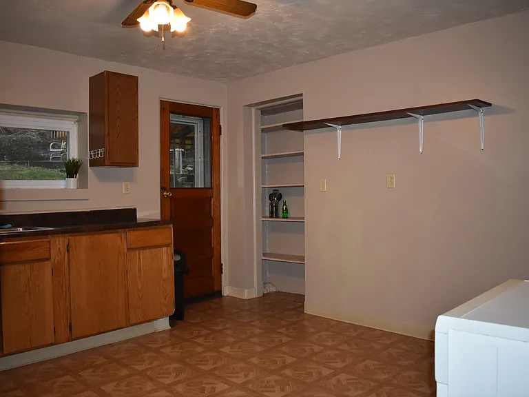 17 Jefferson St — Photo 3