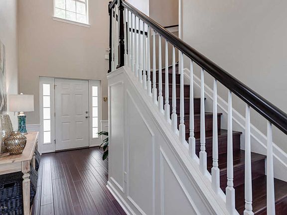 5th image of 11108 Castlemain Cir S
